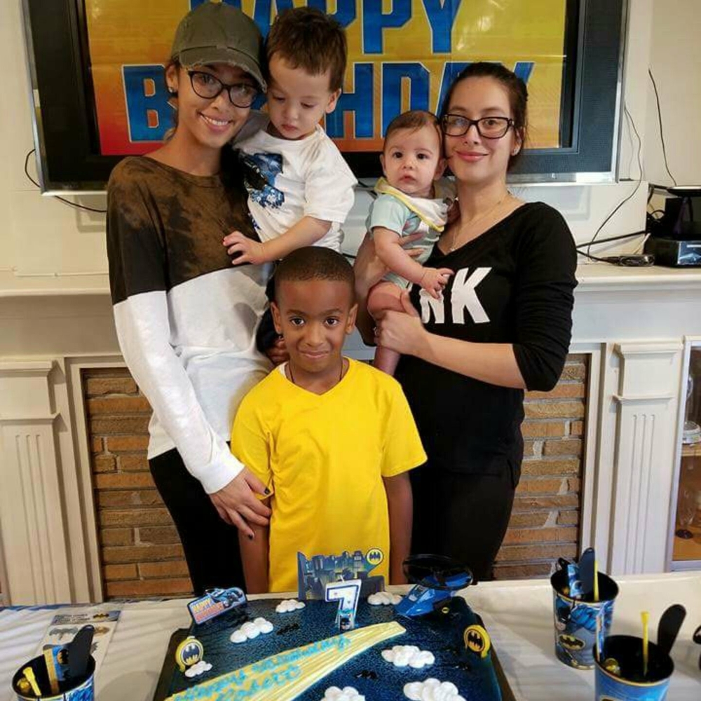 Meet your Posher, Gloria